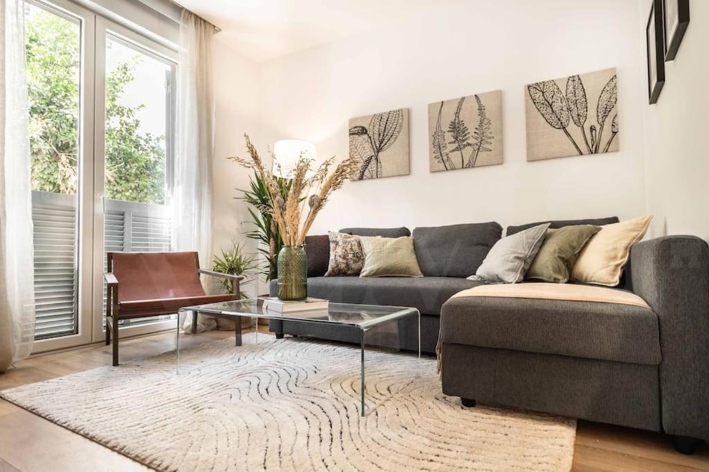 Calm Apartment With Private Patio By Rems Malaga Luaran gambar