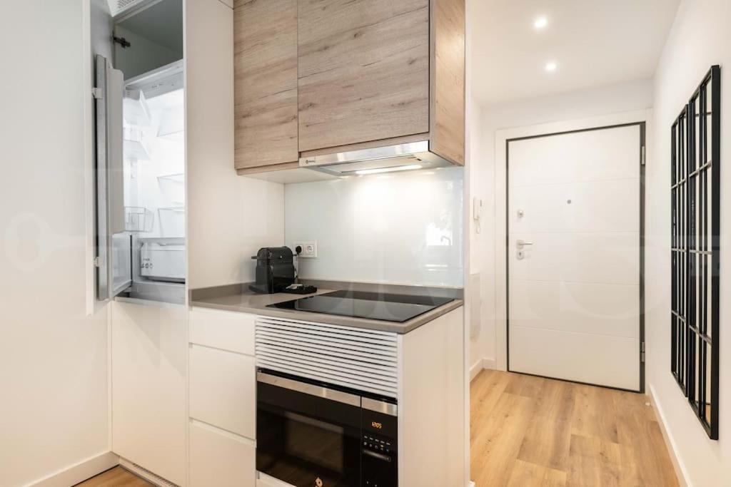 Calm Apartment With Private Patio By Rems Malaga Luaran gambar