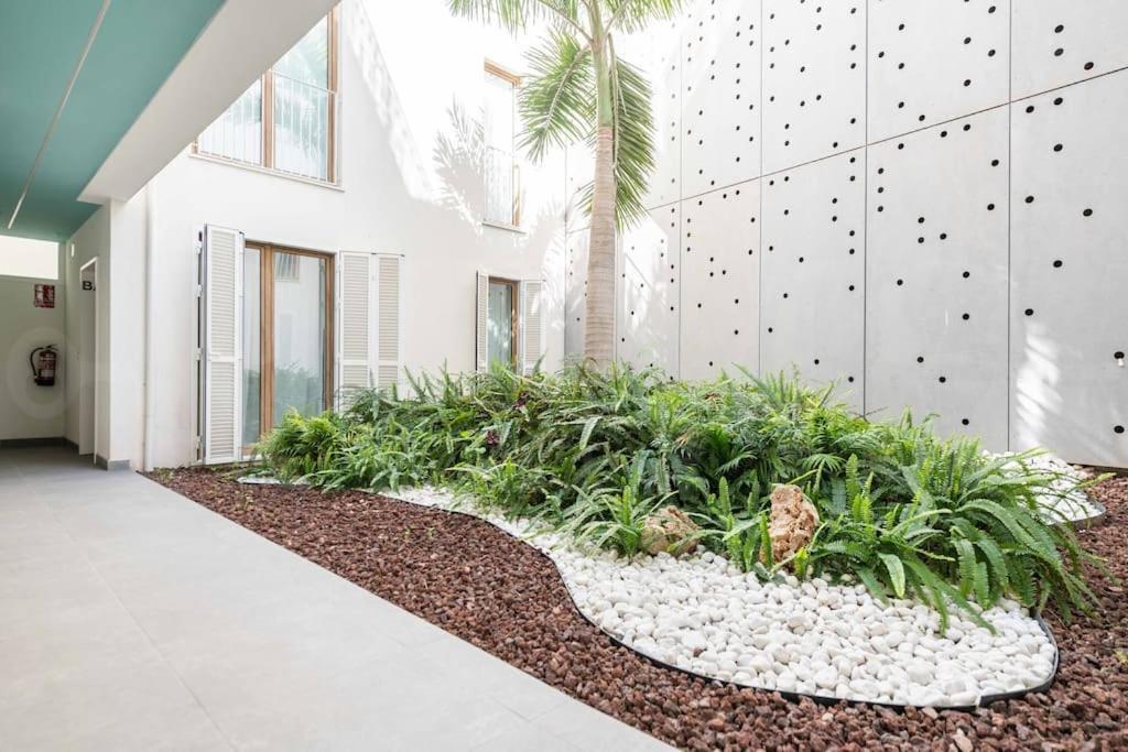 Calm Apartment With Private Patio By Rems Malaga Luaran gambar