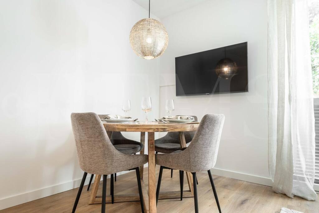 Calm Apartment With Private Patio By Rems Malaga Luaran gambar