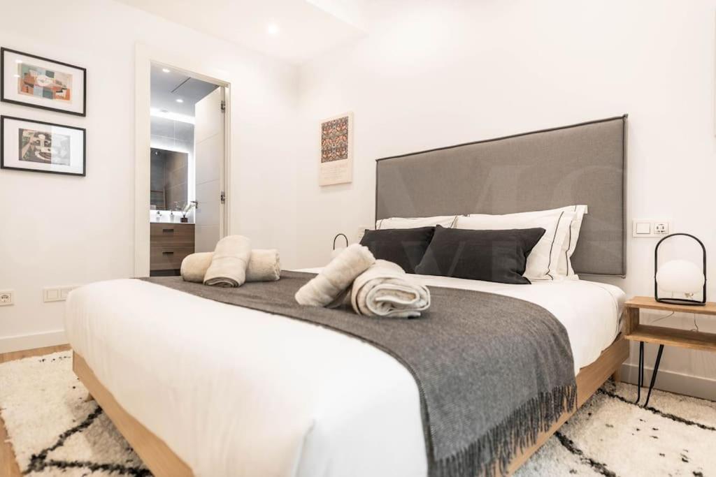 Calm Apartment With Private Patio By Rems Malaga Luaran gambar
