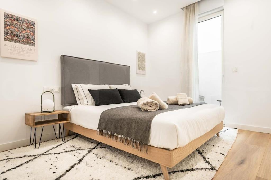Calm Apartment With Private Patio By Rems Malaga Luaran gambar