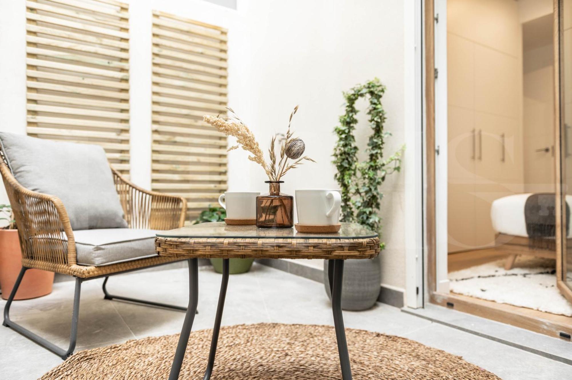 Calm Apartment With Private Patio By Rems Malaga Luaran gambar